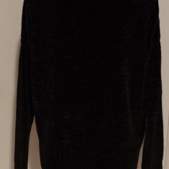 Design Lab - Black Chenille Cut-out Sweater. One Size. - Picture 10 of 10